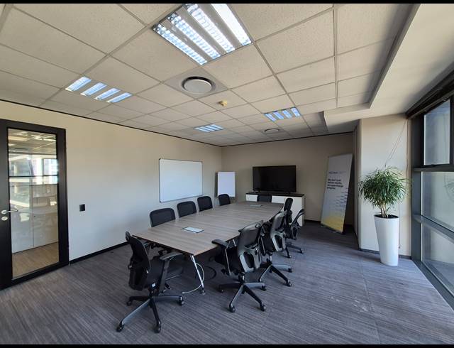 423M² OFFICE TO LET IN SANDTON CENTRAL